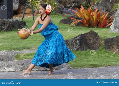 Loha Festival Attractive Young Woman In Traditional Dress Performs Hawaiian Dance Editorial