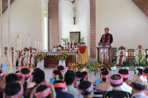 Misa Dange Inkulturasi Dayak Kayan Mendalam Media Khatulistiwa