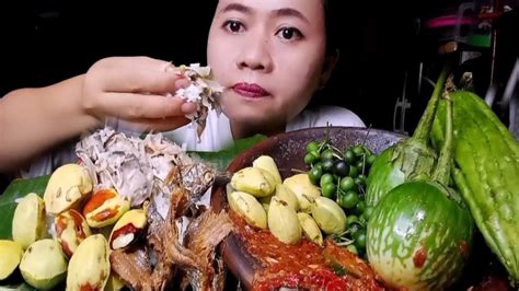 JANTUNG PISANG SANTAN IKAN ASIN SAMBEL LALAPAN JENGKOL MUDA LEUNCA