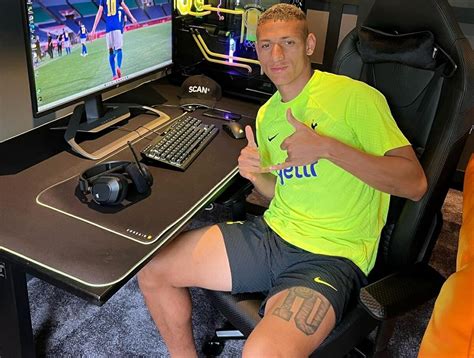 Richarlison Faz Tatuagem Em Homenagem A Neymar E Ronaldo