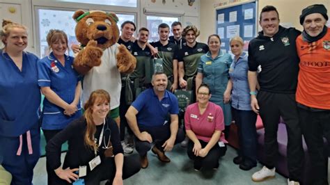 Rocks Deliver Some Festive Cheer On Hospital Visit Bognor Regis Town