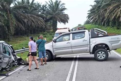 Warga Emas Maut Mercedes Benz Bertembung Trak Pikap Kosmo Digital