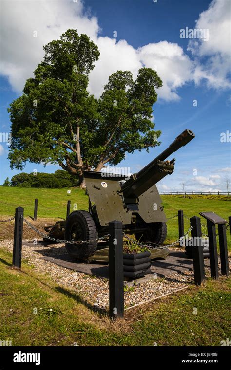 25 Pounder Field Gun Hi Res Stock Photography And Images Alamy