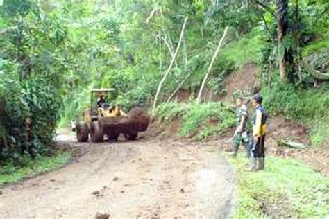 Lokasi Longsor Di 11 Titik Di Sukabumi Dibersihkan