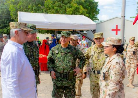 Ministro De Defensa Y Altos Mandos Militares Compartieron En Navidad