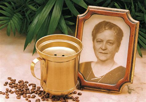 Quem foi Melitta Bentz a mulher que inventou o filtro de café Unebrasil