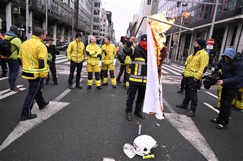 Manifestation Des Pompiers Embarras De Circulation Retour