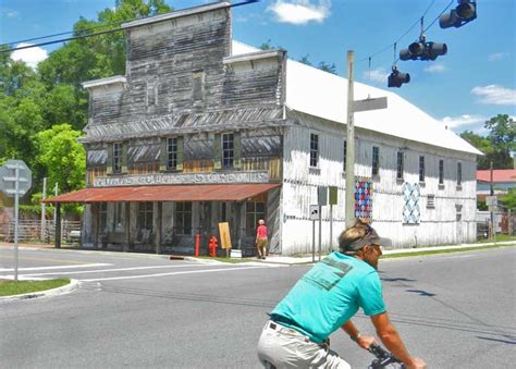 Stephen Foster State Park: Fab river & cabins; odd museum