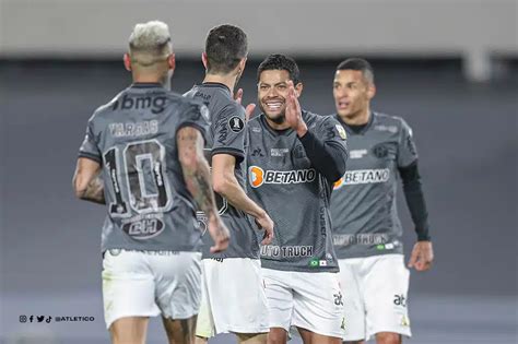 Atlético MG divulga lista de relacionados para jogo contra o São Paulo