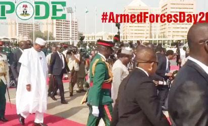 Video Buhari Lays Wreath In Honour Of Fallen Heroes Of Nigeria Army