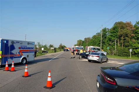 Van Lands In Ditch In 3 Vehicle Crash Closing A Highway In Halton Hills