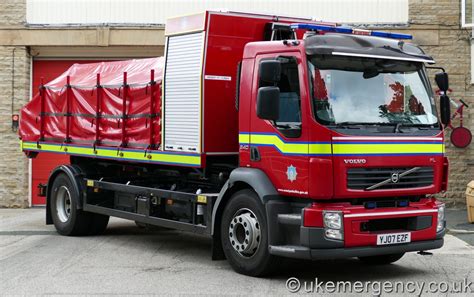 Yj Ezf West Yorkshire Fire And Rescue Service Volvo Fl Uk Emergency