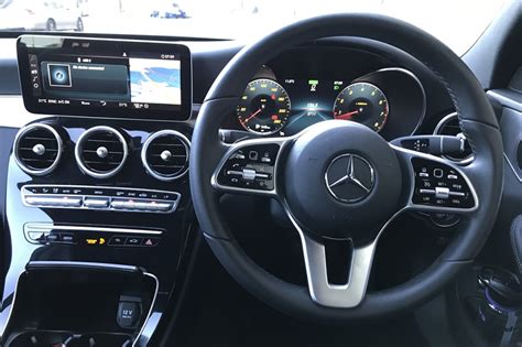 Mercedes-Benz C-Class Interior Images & Photos - See the Inside of the ...