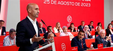 Spanische Sportbehörde will Fußballverbandschef Rubiales suspendieren | tagesschau.de