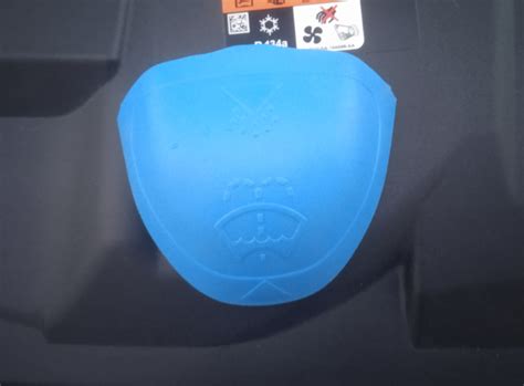 [21] Крышка VAG заливной горловины бачка омывателя на Ford Focus 3 ...
