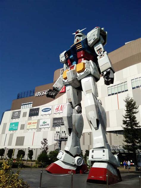 Discovering the Life-Sized Unicorn Gundam Statue in Odaiba, Tokyo ...