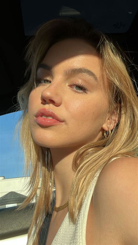 Emma Brooks 03/29/2023 • CelebMafia