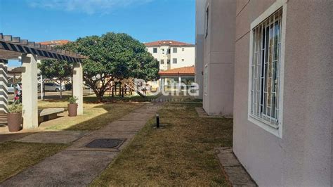 Apartamento na Rua Dallas Novo Mundo em Uberlândia por R 160 000