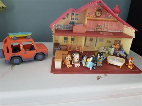 BLUEY Family Home Playset, figures, car lot | #4607994202