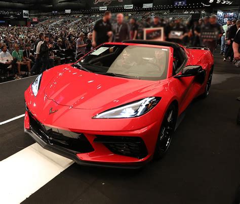 First Production Chevrolet Corvette Stingray C8 Fetches $3-Million at Barrett-Jackson Auction ...