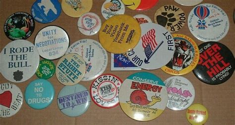 Lot Of Vintage Pinback Buttons Ebay