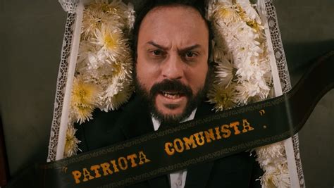 Veja Cenas Do Clipe De Patriota Comunista De Gabriel O Pensador