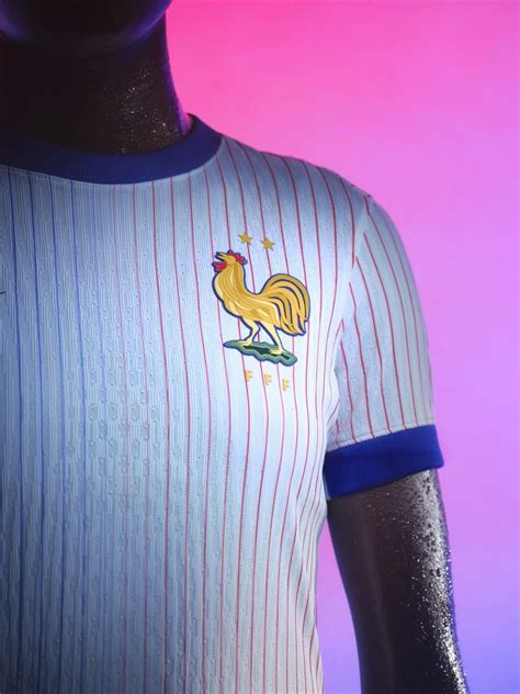 Cerbeshops Le Nouveau Maillot De L Quipe De France Rend Hommage