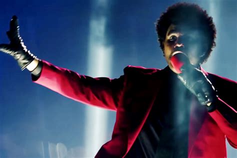 The Weeknd Stuns with "Blinding Lights" VMAs Performance - soundazed