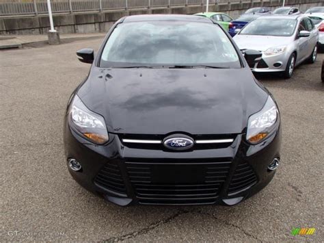 Tuxedo Black Ford Focus Titanium Sedan Photo