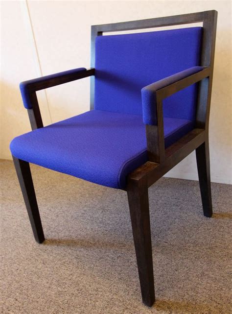 Fauteuil Dossier Et Assise Recouverts De Tissus Bleu Structure En Bois