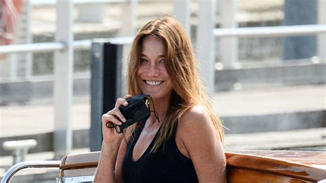 Carla Bruni Sublime Venise D Collet Tr S Risqu Cheveux Blonds Et