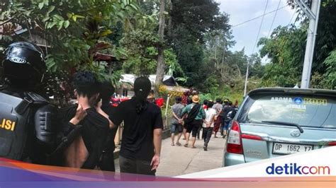 Polisi Gerebek Judi Sabung Ayam Di Toraja Utara 35 Pelaku Ditangkap