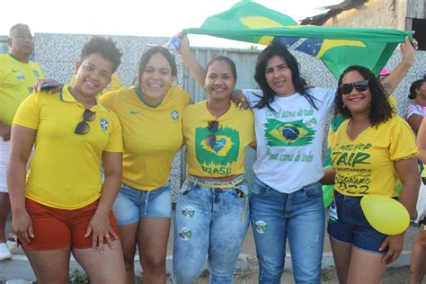 P Tria Amada Berimbau Apoiadores De Bolsonaro Fazem Carreata Em