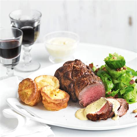 Roast Beef With Yorkshire Puddings And Bearnaise Sauce Mindfood