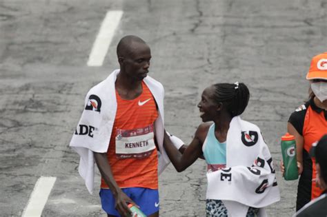 Ganan Amane Beriso Shankule Y Edwin Kiptoo Marat N De La Ciudad De