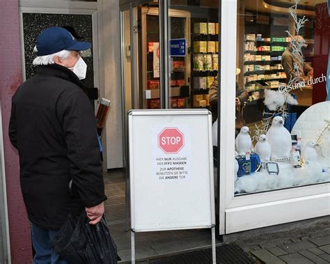 Radevormwald Bleiben Apotheker Auf Tests Und Masken Sitzen