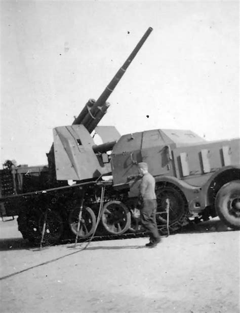 8 8cm Flak 37 Selbstfahrlafette Auf 18 Ton Zugkraftwagen Sd Kfz 9