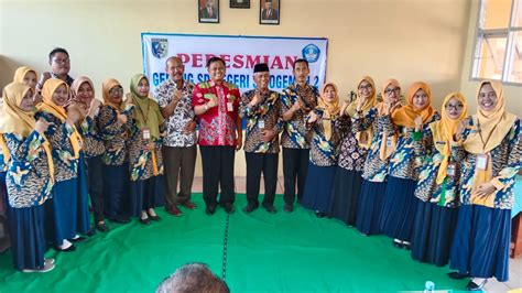 Kepala Dinas Pendidikan Dan Kebudayaan Resmikan Pembangunan Gedung Baru