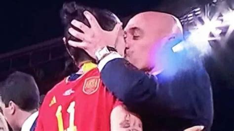 Luis Rubiales andrà a processo per il bacio a Jennifer Hermoso