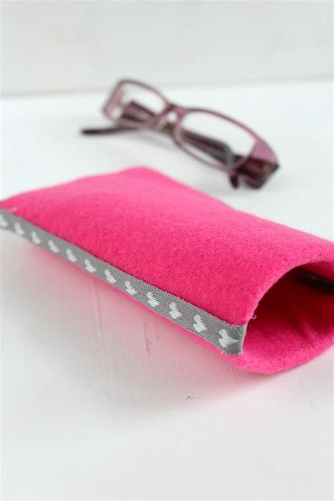 Diy Eyeglasses Case With Paper Tube Tired Of Your Boring Eyeglass Case Heres How To Make An