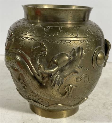 Alte China Bronze Vase mit schöner Gravur und Verzierunge Kaufen auf