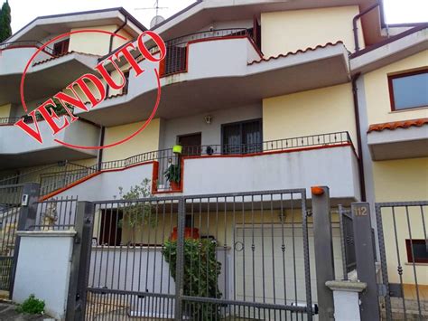 Vendita Villa A Schiera In Strada Colle Renazzo Pescara Ottimo Stato