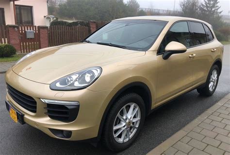 Porsche Cayenne - Gold wrap | WrapStyle