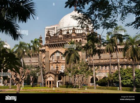 Chhatrapati Shivaji Maharaj Vastu Sangrahalaya Inside