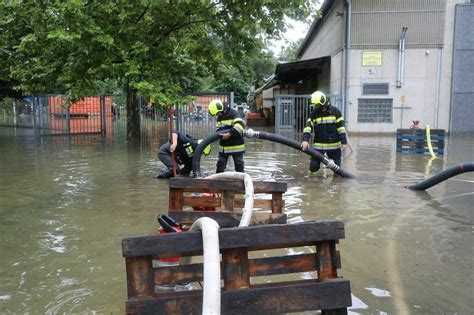 Berschwemmungen In Slowenien Deutschland Unterst Tzt