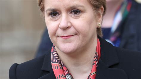 Trade Bodies Hit Out At Nicola Sturgeon S Extension Of Mask Laws After She Was Pictured