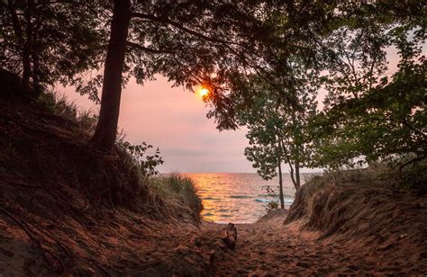 Explore the Stunning Saugatuck Dunes State Park in 2021