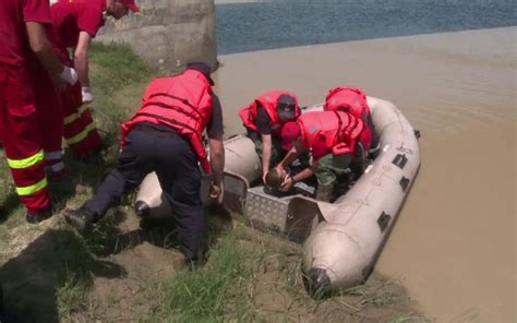 Salvarea Miraculoasa A Unui Barbat Care A Cazut De La 20 De Metri