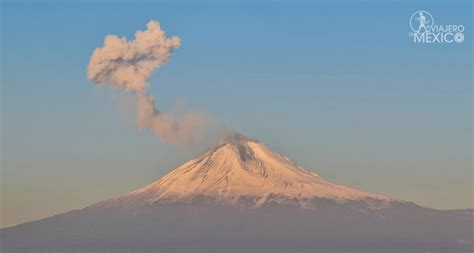 Volcán Popocatépetl Lanza Fumarola En Forma De Corazón