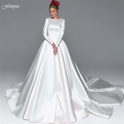 Funyue Elegant Muslim Wedding Dress Long Sleeve Luxury Satin Chapel